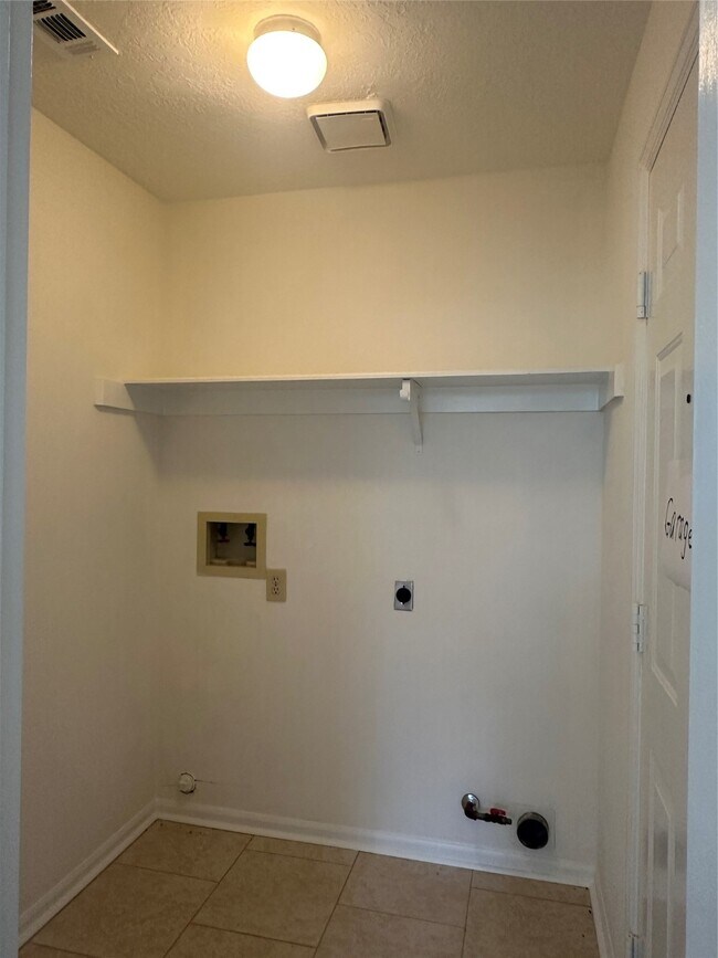 Building Photo - 14202 Misty Knoll Ct