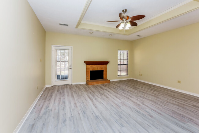 Building Photo - Beautiful 3 Bedroom in Great Location!
