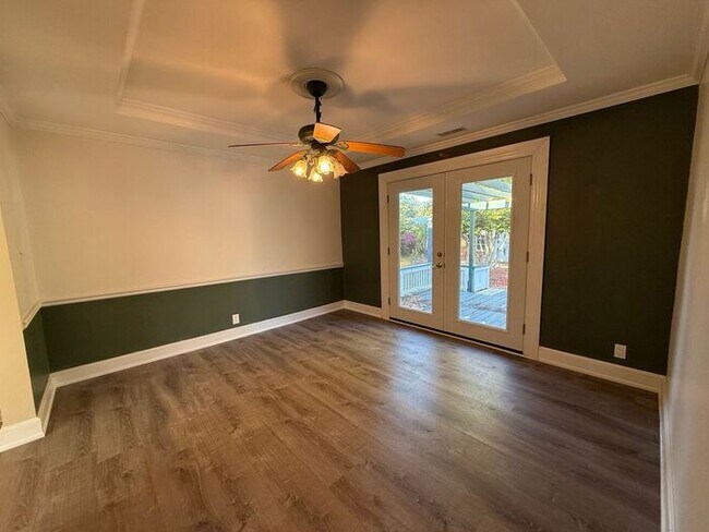 Building Photo - Gulf Breeze Proper - Casablanca - 2 bed, 1 bath