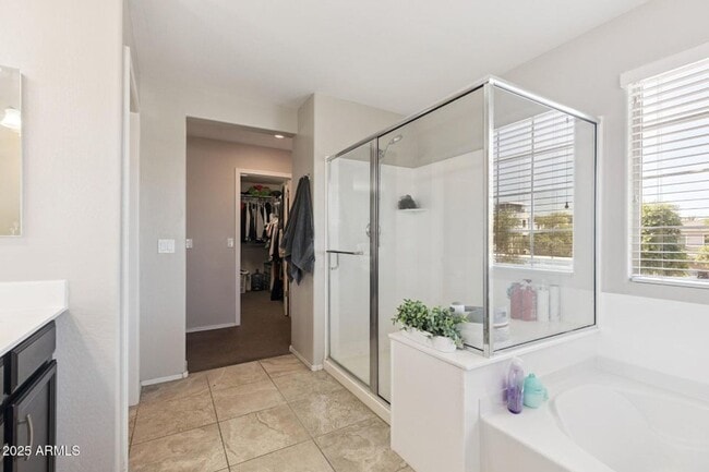 Building Photo - 3 Bedroom 2.5 Bathroom Paseo Place Home