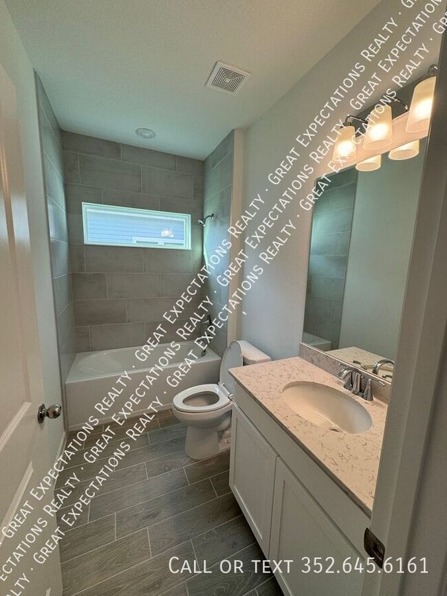 Building Photo - 3964 NE 33rd Ave