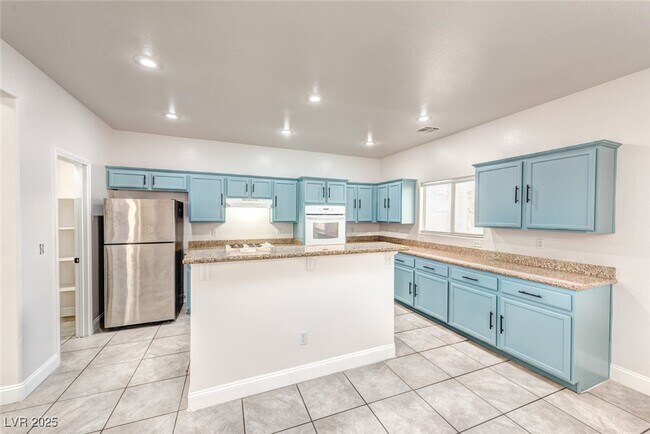 Building Photo - 3544 Tertulia Ave