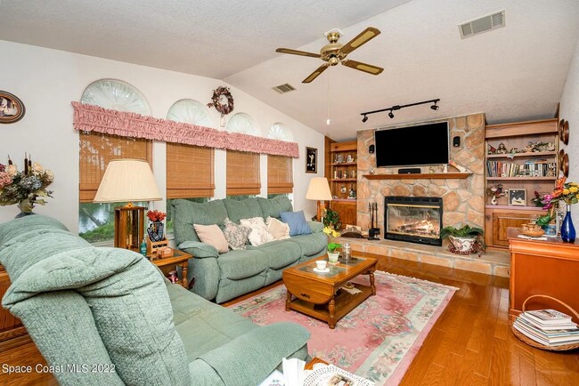 Building Photo - 4159 Hidden Lakes Dr