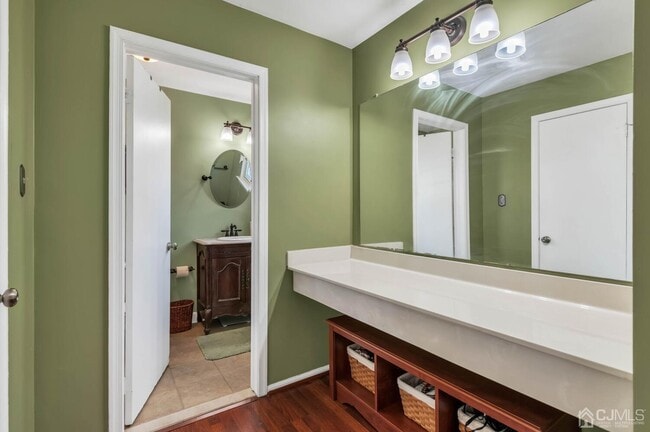 Building Photo - 216 Coldspring Ct