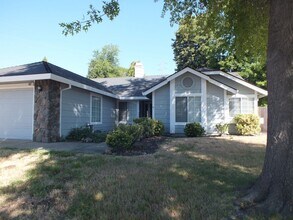 Building Photo - 3/2 1700 sf in Folsom Willow Creek Estates