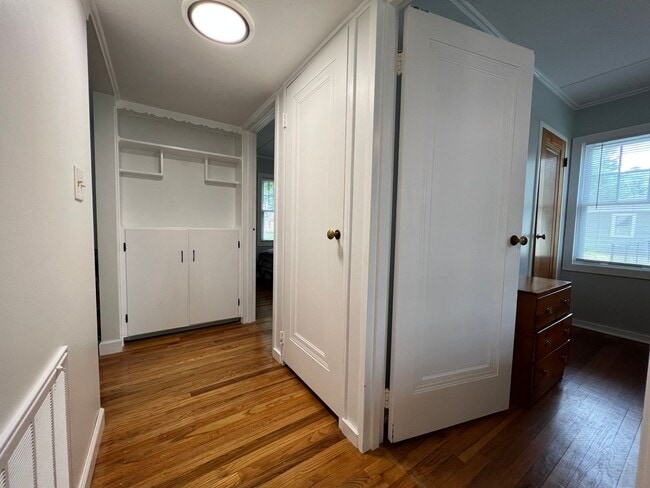 Building Photo - Great Furnished Home in TC