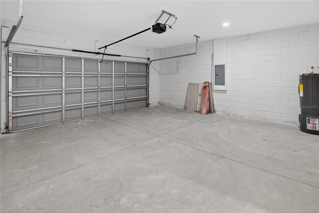 Building Photo - 15028 SW 25th Cir