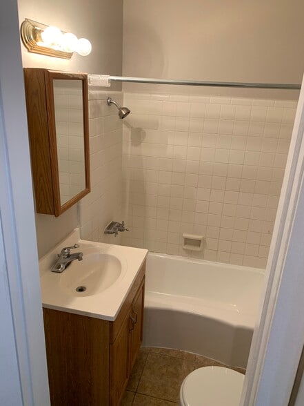 Building Photo - Studio Bed/1 Bath - Unit 6