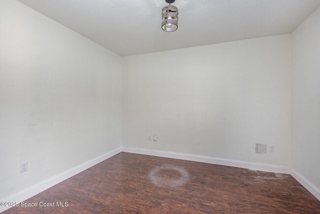 Building Photo - 2675 Falcon Ln