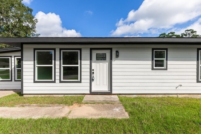 Building Photo - 5260 Landry Ln