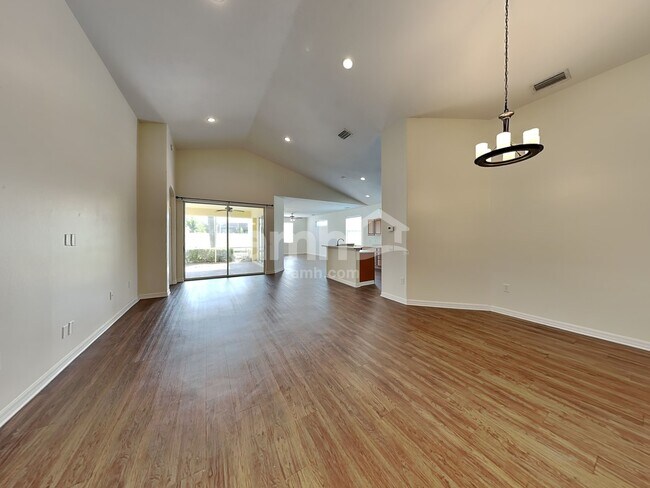 Building Photo - 6244 Macaw Glen