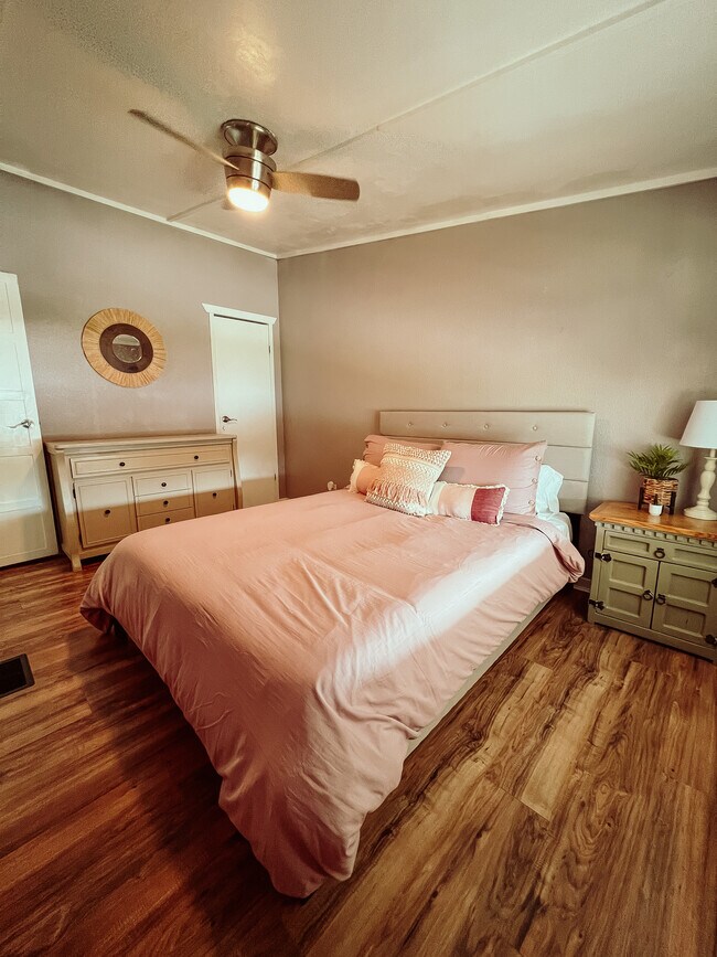 Building Photo - 150 Red Bluff Loop