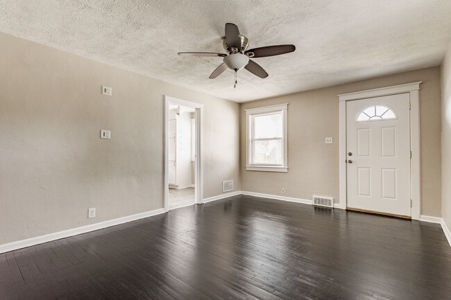 Building Photo - AVOID SCAMMERS!! WE DO NOT POST ON CRAIGSLIST!! Charming 2 Bedroom, 1 Bath brick home a block fro...