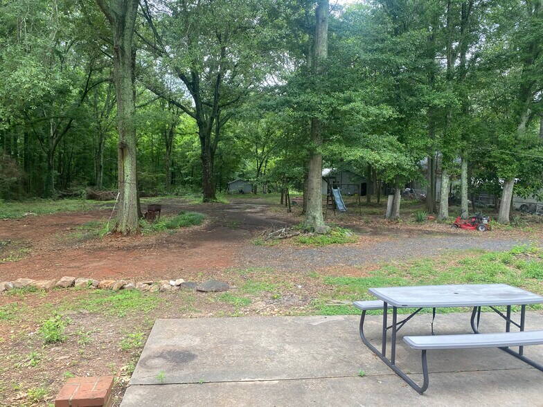 Hugh back yard - 851 Rockbridge Rd SW