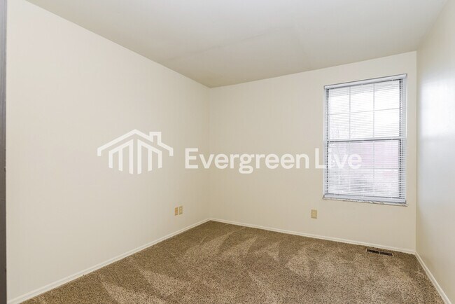 Building Photo - 7959 Mt Hood