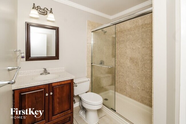 Building Photo - 2909 Stratford Dr