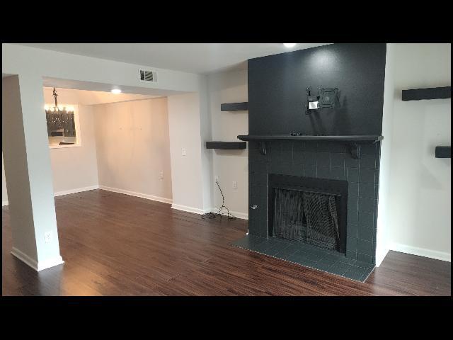 Building Photo - 401 Club Rd