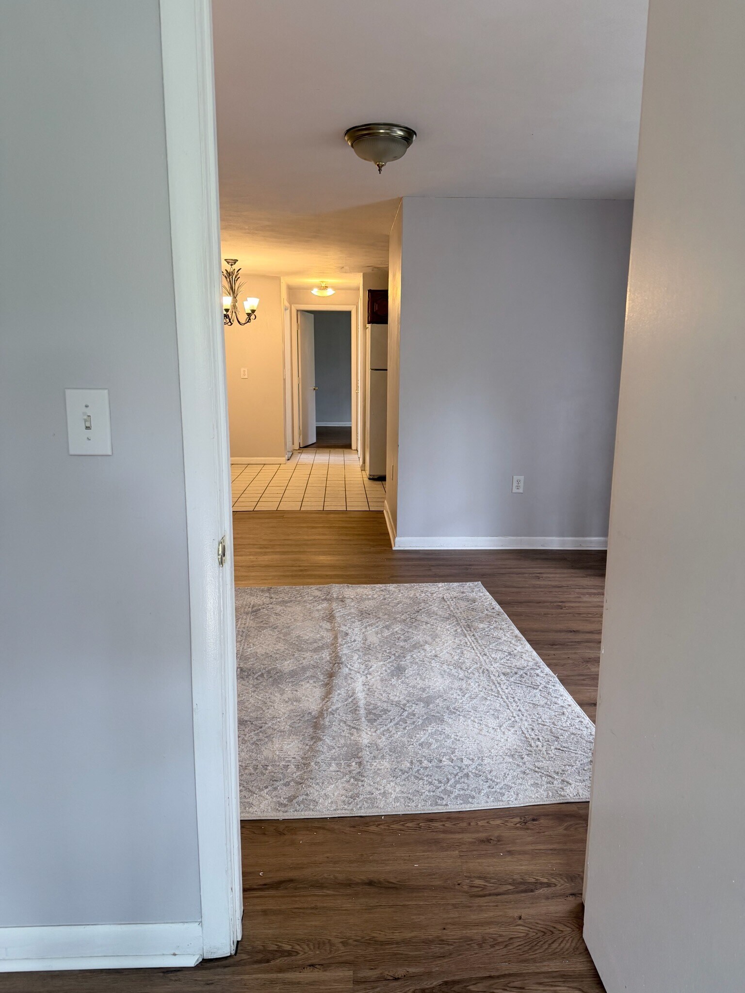 Building Photo - 33 Meadowlark Dr