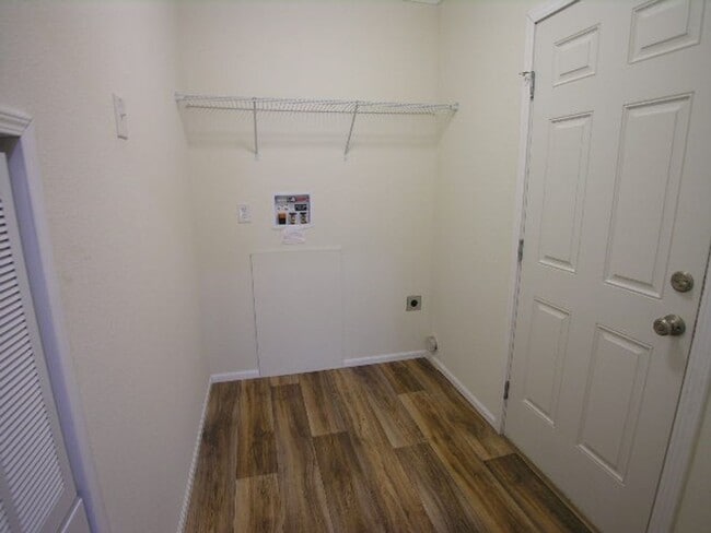 Building Photo - 3bd/2 bath mobile home available 10/10