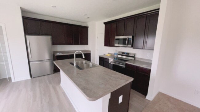 Building Photo - 1630 Lewes Castle Dr