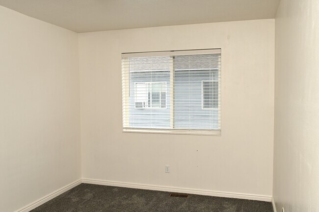Building Photo - 1394 N 290 W