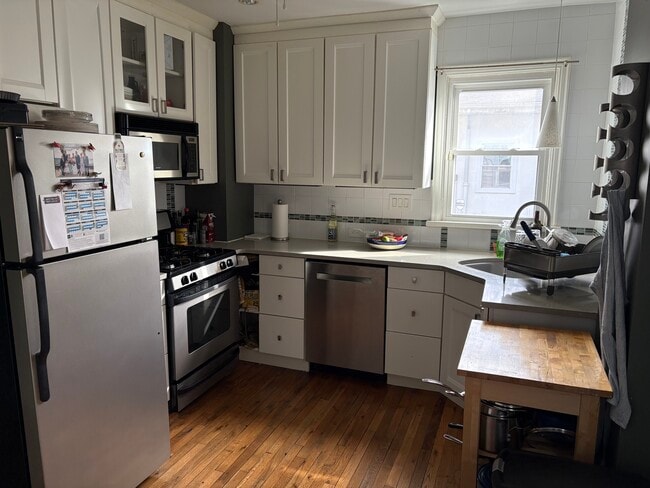 Building Photo - 828 N Euclid Ave