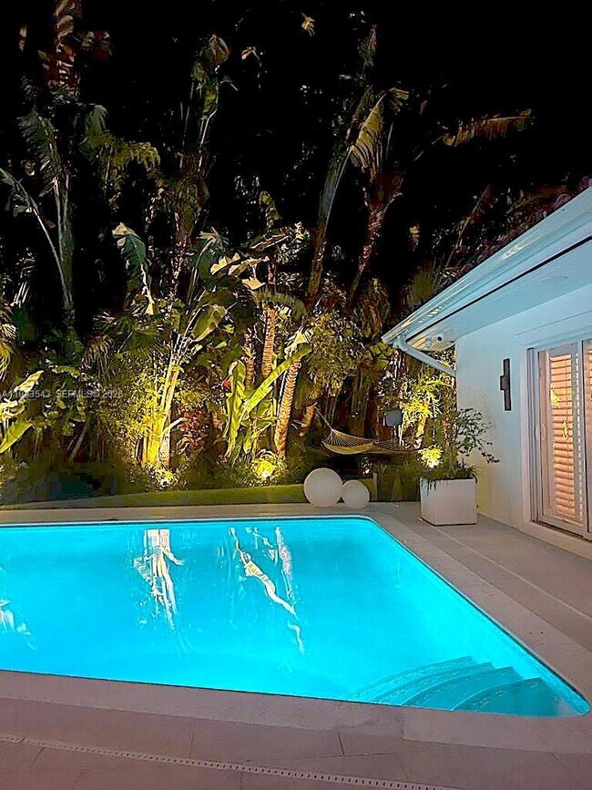 Building Photo - 375 Harbor Ct