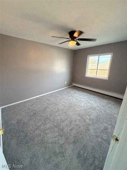 Building Photo - 9976 Darrow Rd