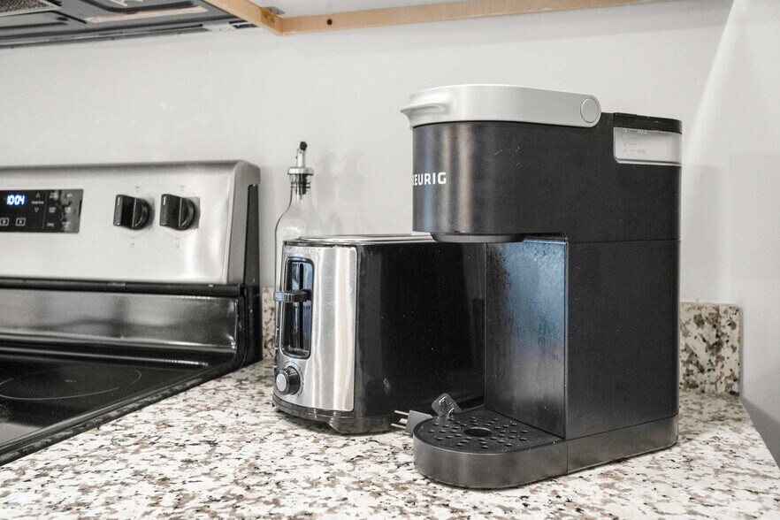 Building Photo - 209 9th St