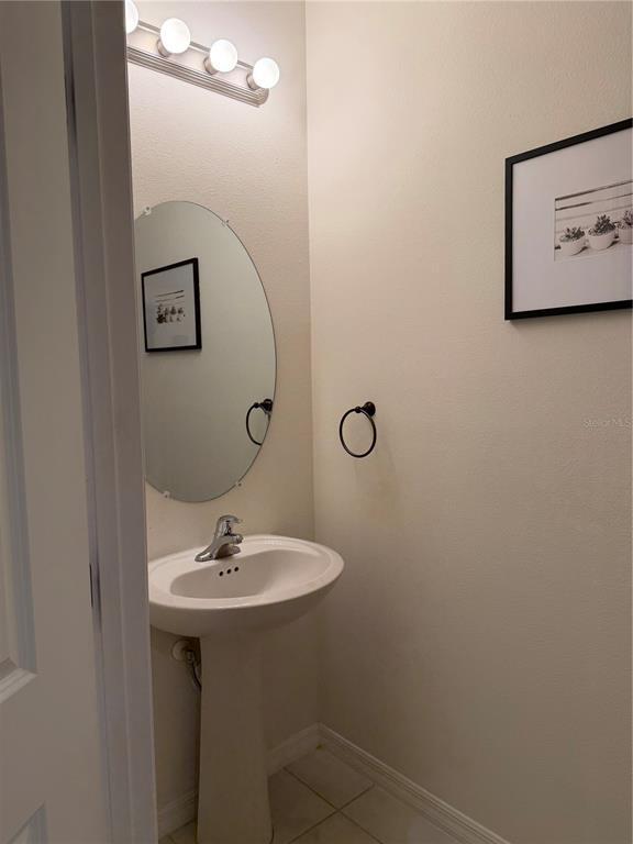 Building Photo - 10597 Salt Grove St