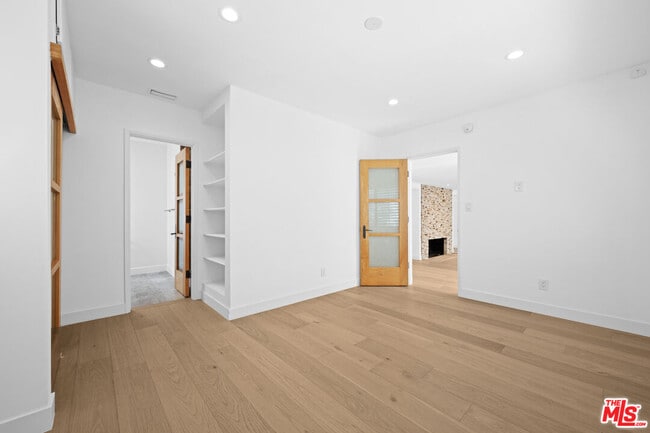 Building Photo - 435 Dalehurst Ave