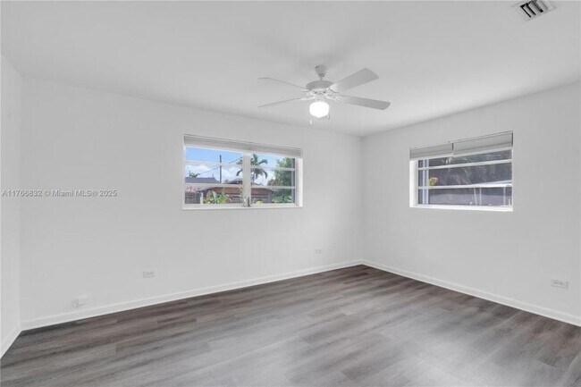Building Photo - 3 bedroom in Miramar FL 33023