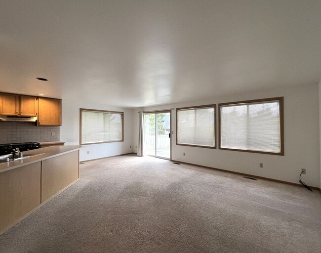 Building Photo - South Marysville Duplex - Rent Ready