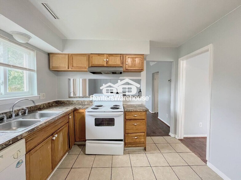 Building Photo - 5775 Albright Dr