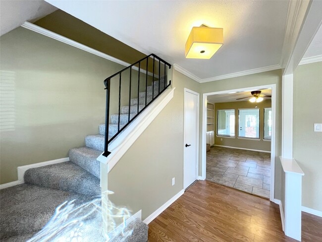 Building Photo - 15006 Elmont Dr