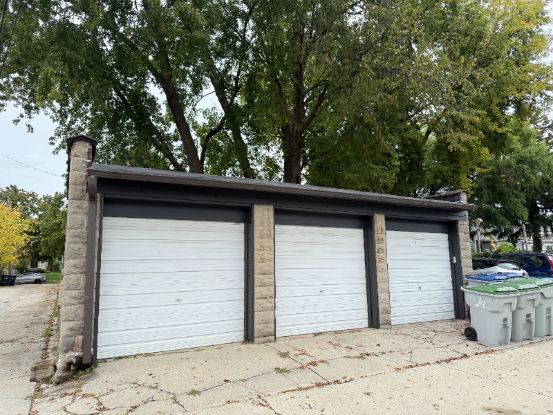 Building Photo - 319 E Montana St