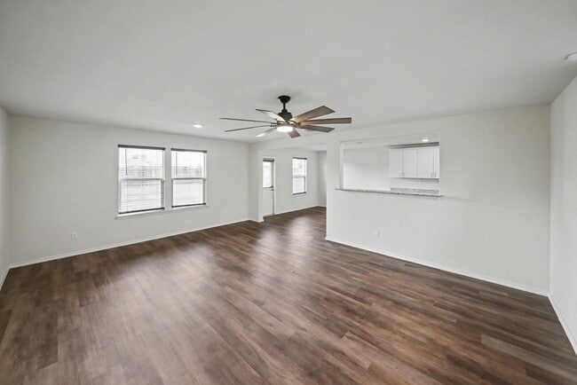 Building Photo - Open-Concept 3BR + Game Room Near Fort Sam & Randolph - Realtor Commission: $500