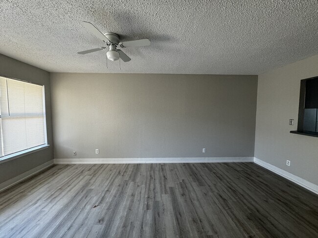 Building Photo - 13340 Horizon Blvd
