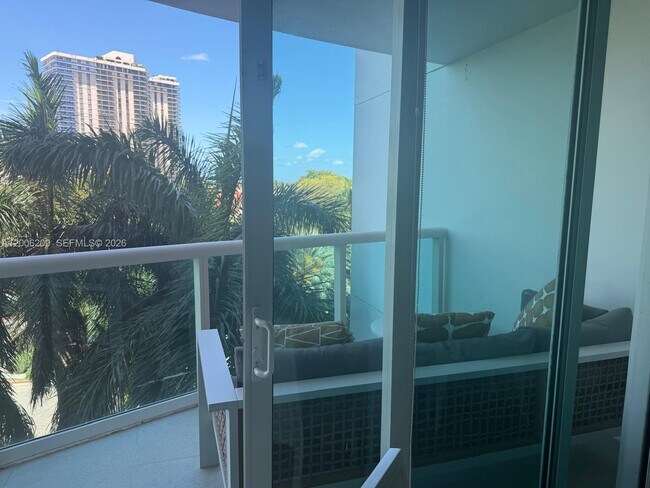 Building Photo - 19400 Turnberry Way