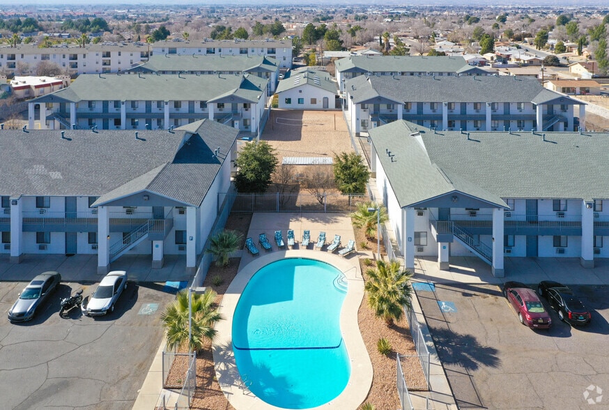 OMNICentre Square 2049 S Triviz Dr Las Cruces NM 88001 Apartment