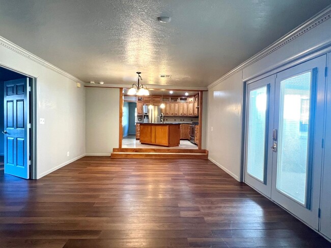 Building Photo - Remodeled Central Norman 3-bed 2-bath 2 Li...