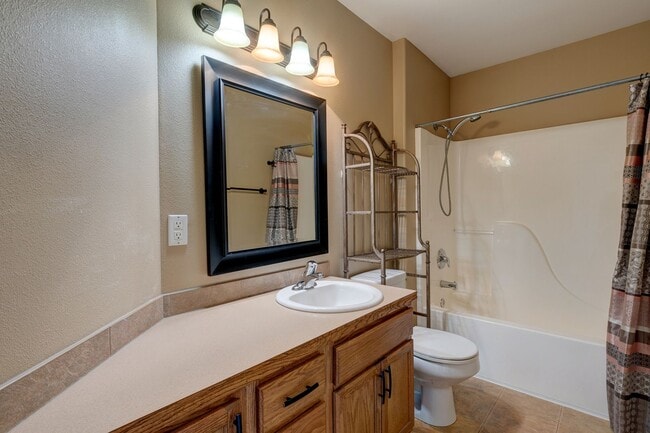 Building Photo - 3 Bedroom 2 Bath Home in Redwing