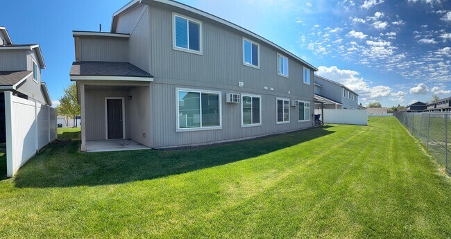 Building Photo - 1382