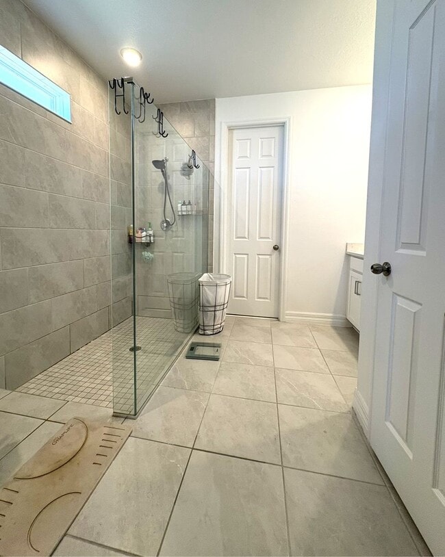 Building Photo - Coming Soon!  Stunning 4-Bedroom Home in G...