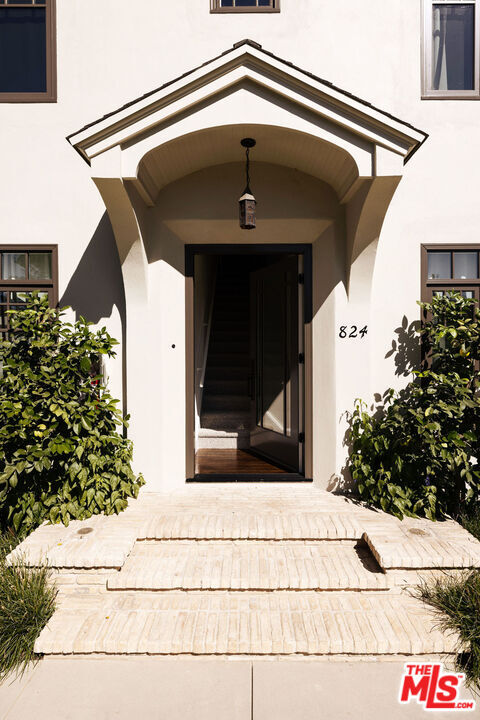 Building Photo - 824 Brent Ave