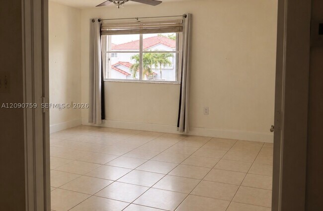 Building Photo - 5921 SW 162nd Ct