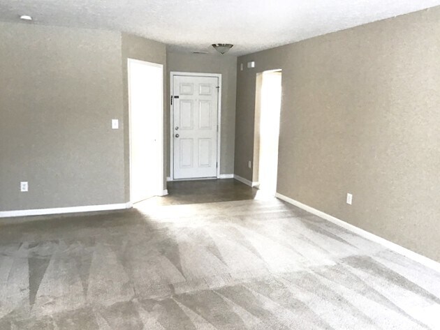 Building Photo - 8194 Oriole Point Dr