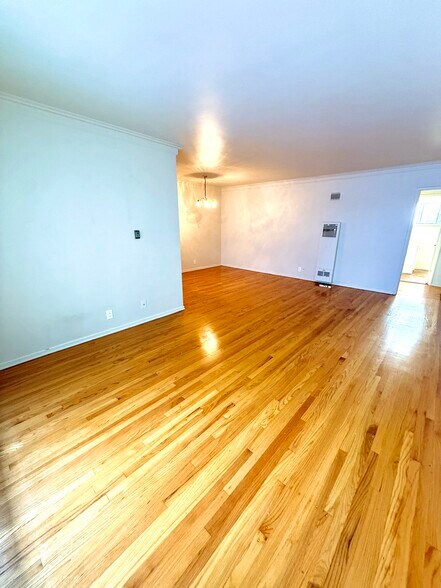 Primary Photo - 326 S Gramercy Pl