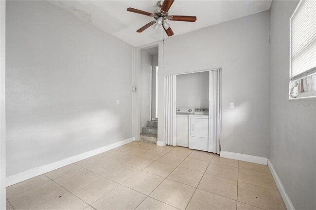 Building Photo - 2540 11th Ave S