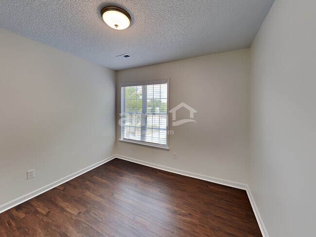 Building Photo - 116 Academy Ln